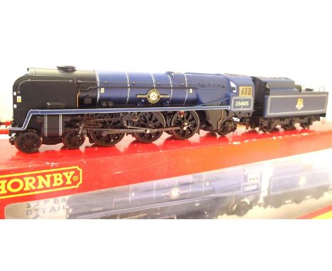 Hornby R2171, Merchant Navy Class Canadian Pacific, 35005, BR Blue, Early Crest, in very near mint condition, box with wear. 