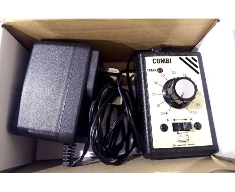 Gaugemaster combi controller and transformer. P&amp;P Group 1 (£14+VAT for the first lot and £1+VAT for subsequent lots) 