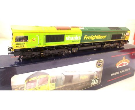 Bachmann 32-726 DS, Class 66 Shanks Freight Liner, 66522, in very near mint condition, storage wear to box.  P&amp;P Group 1 