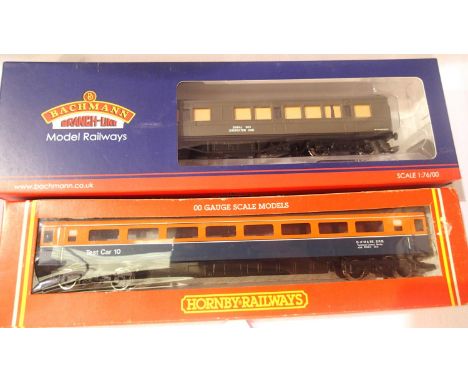 Hornby R426 test coach 10 and Bachmann 34-253 Signal Box Construction Gang coach, both in excellent condition, boxed. P&amp;P