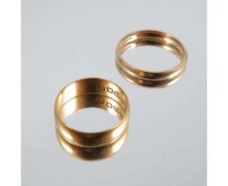 A 22 carat gold wedding ring, 3.8g gross, together with a 9 carat gold wedding ring, 2.2g gross