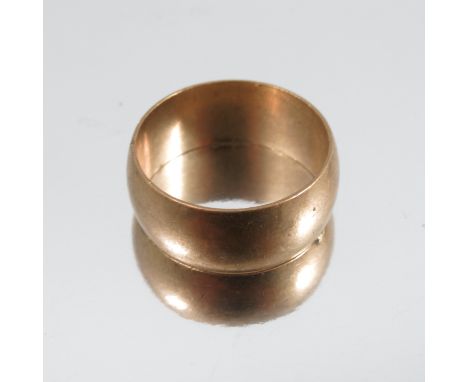 A 9 carat gold plain wedding ring, 8g gross