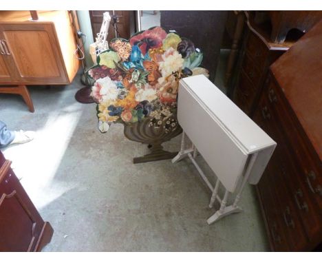 An Edwardian dropleaf Sutherland type tea table with later painted finish, raised on simple turned tapered column supports, t