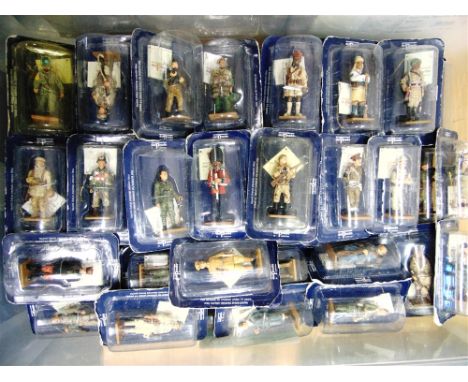 A DEL PRADO 'MEN AT WAR 1914-1945' COLLECTION OF MODEL SOLDIERS  comprising eighty-five figures, each in unopened bubble pack