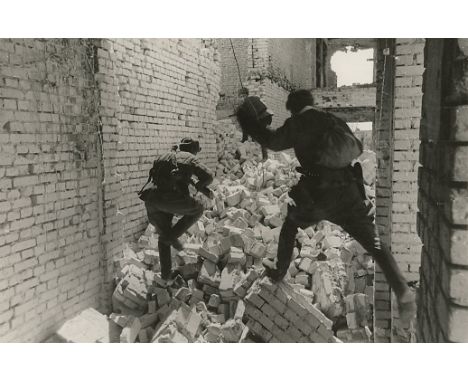  ZELMA, GEORGY (1906-1984) Defenders of Stalingrad . Gelatin silver print, 25 by 37 cm. Photographed in 1942–1943, printed c.