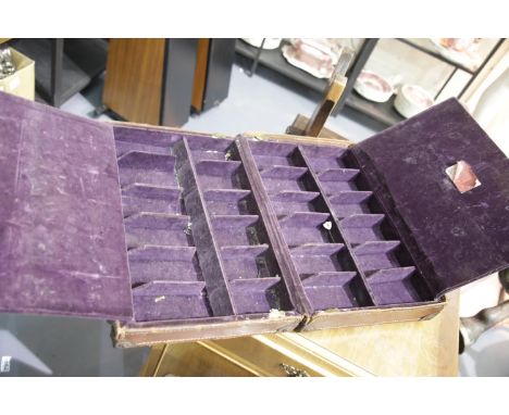 Leather travelling representative's sample case by Peter Cassidy of Hull, 39 x 25 cm. P&amp;P Group 3 (£25+VAT for the first 