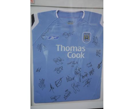 Framed and glazed Manchester City Shirt (Vintage 2008-2009) Signed by all the team. P&amp;P Group 2 (£25+VAT for the first lo