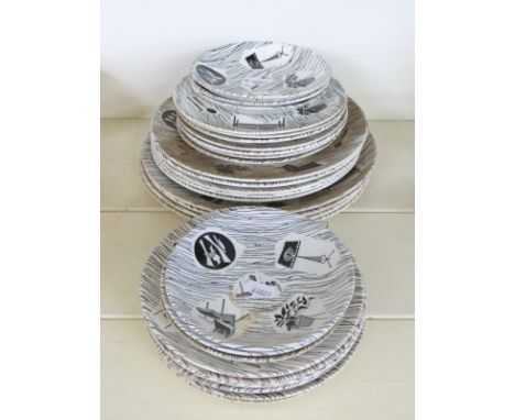 A group of Homemaker retro plates and saucers, 28 in total