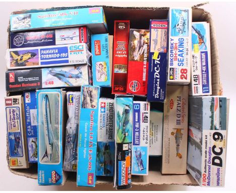One tray containing 21 mixed-manufacture aircraft kits to include an Airfix 1/72 scale Douglas A-4B/Q Skyhawk, a Hobbycraft R