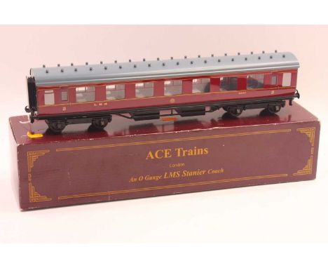 ACE Trains 0-gauge Stanier bogie corridor coach all 3rd LMS No.8953 maroon. Couple of marks on windows, otherwise (E) (BE)