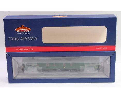 Bachmann 00 gauge ref: 31- 266 class 419/MLV, motor luggage van, in late SR multiple unit green, with yellow warning panels, 