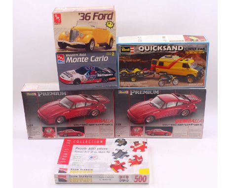 Five mixed scale plastic kits to include a Revell No. 7403, Quicksand Chevy Van with Honda Odyssey Dirt Bike and Trailer, tog