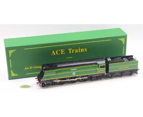 ACE trains 0 gauge Battle of Britain class loco and tender, in SR lined malachite green, No.21C165, "Hurricane", fitted with 
