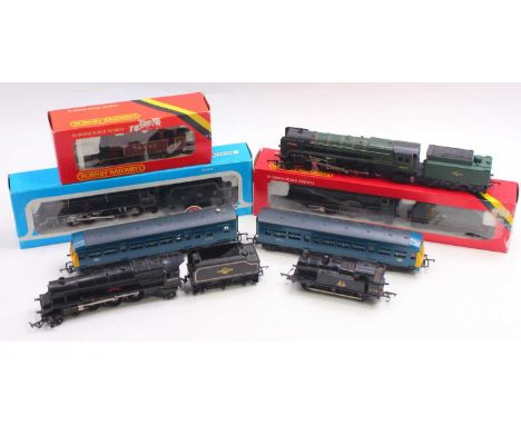 Seven 00 gauge locos to include an Airfix Royal Scot, in LMS lined black, no.6103, a Hornby Hall Class, in GWR lined green, n