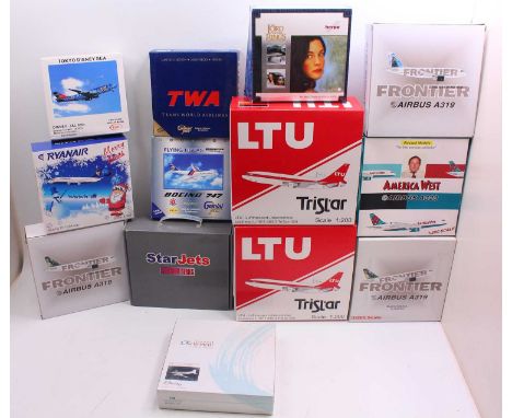 One tray containing 13 modern issue die-cast aircraft to include a Gemini Jets Boeing 747, a Betsy hand-painted Douglas DC-3,