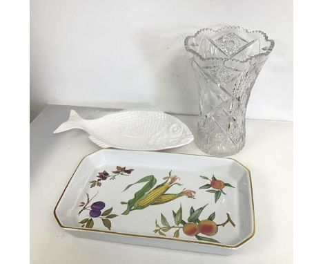 A mixed lot including a Royal Worcester Evesham pattern baking tray/casserole dish (5cm x 42cm x 26cm), a large cut glass vas