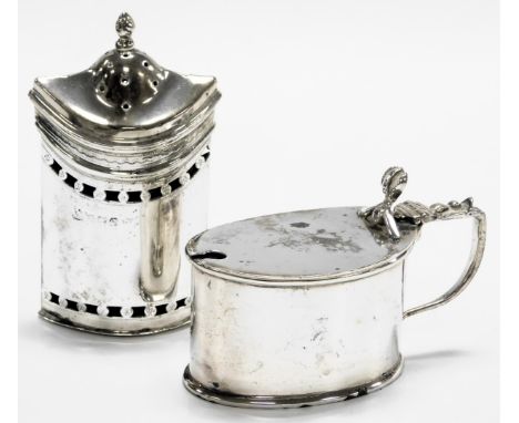 A George V silver pepperette, of elliptical form, with blue glass liner, Birmingham 1913, together with a silver mustard pot,