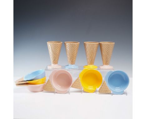 Playful 10-piece set of Knobler ceramic ice cream cups designed in the style of classic waffle cones. Each cup is shaped and 