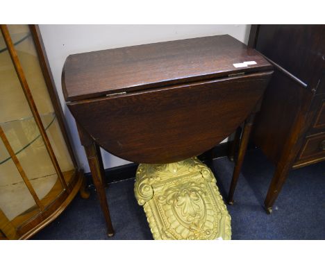 Small Oval Drop Leaf Gate Legged Table 