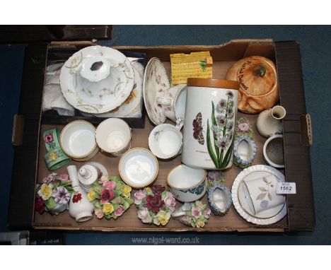 A quantity of china including Portmeirion lidded sugar canister, Royal Worcester 'Palmyra' ramekins, Royal Doulton, Coalport,