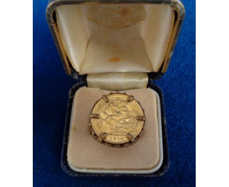 Gold Half Sovereign Ring, 1914 dated half sovereign George V coin mounted in portcullis effect hallmarked gold open work sett