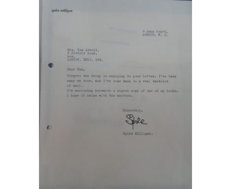 Collectables, Autographs, a selection of 50 signed letters from famous people all responding to a request from a London based