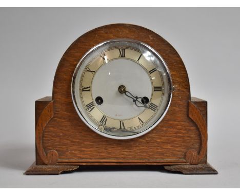An Oak Cased Art Deco Mantle Clock, Minute Finger Requires Refixing, Movement by Smiths, 23cm Wide 