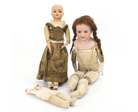 2 defekte Brustkopfpuppen und 1 LederkörperArmand Marseille und K &amp; R.             Biskuit, Celluloid, Leder. L 39 - 70 c