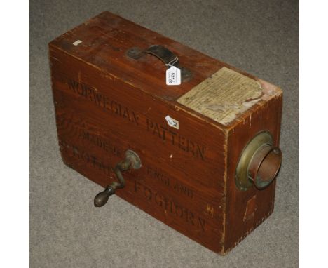 A vintage Norwegian Pattern fog horn (def) and Dutch copper sprayer (2) Condition Report: Available upon request