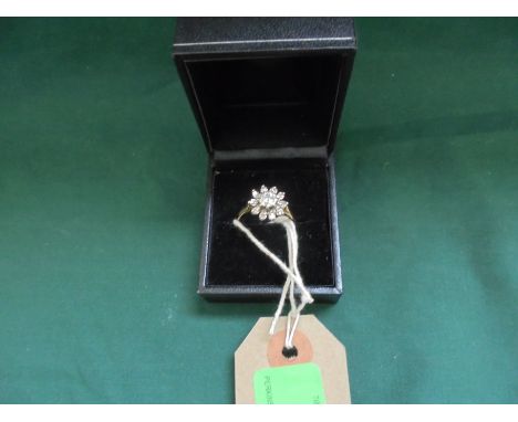 Vintage diamond daisy ring 18ct (size L/P)