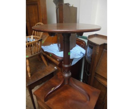 Nice oak tilt topped circular table, central pedestal and tripod legs