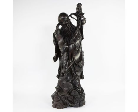 Wooden Chinese statue of an immortal Houten Chinees beeld van een ontsterfelijke H 91.5 cm