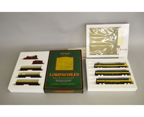 OO Gauge. A boxed Hornby 'Lord of The Isles' GWR Limited edition set containing Locomotive, Tender and three Coaches together