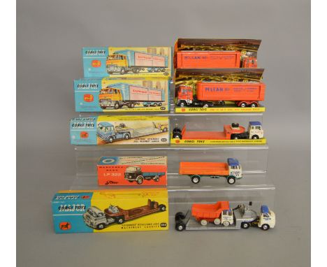 4 boxed Corgi 'Major' Toys including 1104 Carrimore Detachable Axle Machinery Carrier with Bedford 'S-type' cab, 1131 Carrimo