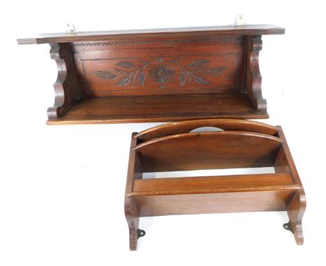 An early 20thC mahogany wall shelf, with three bottle recesses above a shelf, 28.5cm high, together with a Victorian mahogany