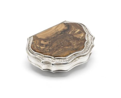 A George II silver and mounted agate snuff boxRobert Albin Cox, London 1747Shaped-oval, the hinged cover with inset agate, fo
