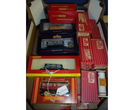 Hornby Dublo Bachmann and other rolling stock (1 box) 