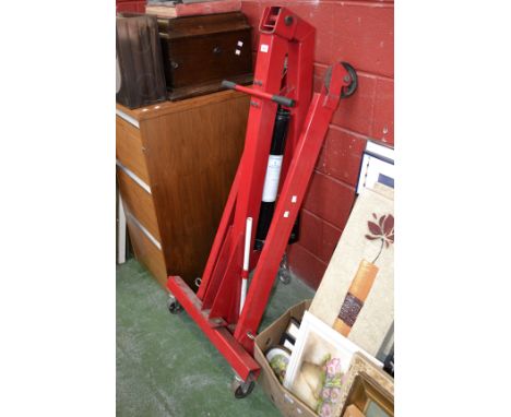 A Sealey engine lift