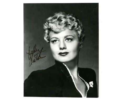 ACADEMY AWARD WINNERS: Selection of signed 8 x 10 photographs by various Oscar winning actresses comprising Shelley Winters, 