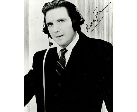 ACTORS: Selection of signed 8 x 10 photographs by various film actors comprising Ralph Fiennes (in costume as Charles Van Dor