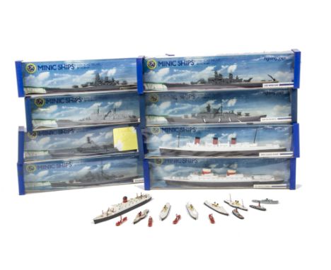1:1200 Minic Ships by Hornby, including USS Missouri, KM Bismarck, SS United States, HMS Vanguard, RMS Queen Mary and three o