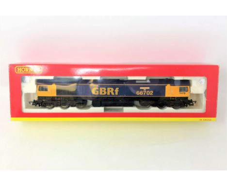 Hornby : R2652 GB CO-CO Diesel Electric Class 66 Locomotive 66702 Blue Lighting, boxed.  