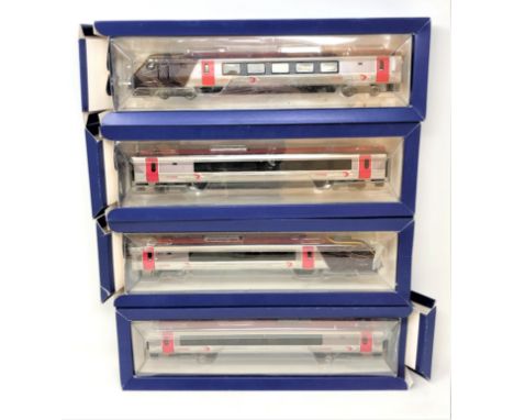 Bachmann : 32-603 Class 220 4 Car DMU Set, four boxed models, lacks external slip cover. (4)