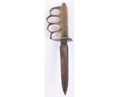 WW1 American 1918 Mk1 Trench Knife, blade stamped “Au Lion”, double edged sharpened blade measuring 15 ½ cms. Brass knuckle d