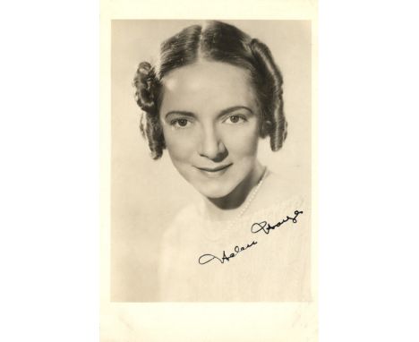 ACADEMY AWARD WINNERS: Selection of signed postcard photographs and slightly larger by various Oscar winning actors and actre