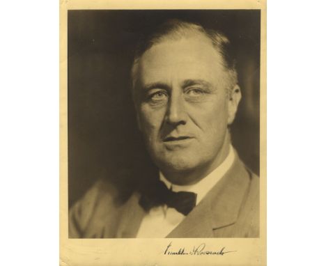 ROOSEVELT FRANKLIN D.: (1882-1945) American President 1933-45. Vintage signed sepia 8 x 10 photograph of Roosevelt in a head 