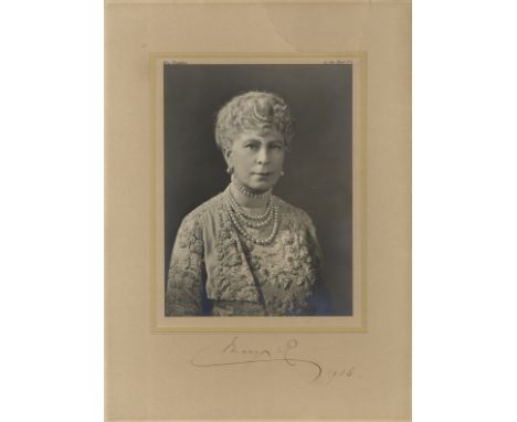 MARY: (1867-1953) Queen Consort of the United Kingdom 1910-36, wife of King George V. Vintage signed 9.5 x 13 photograph of Q