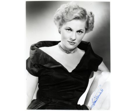 ACADEMY AWARD WINNERS: Selection of signed 8 x 10 photographs, postcard photograph (1) by various Oscar winning actors and ac