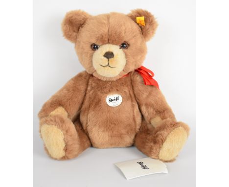 Steiff 'Petsy' Teddy bear, height 35cm