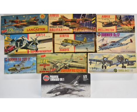 Ten vintage Airfix 1:72 scale plastic model aircraft kits to include Douglas C-47 Dakota 483, Vickers-Armstrong Wellington 14